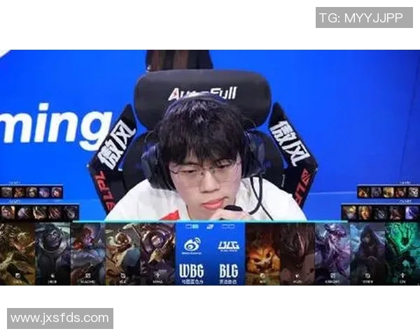 Xiaohu蛇女控场展现绝佳团队配合与战术智慧引领比赛胜利