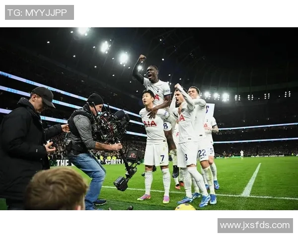 热刺逆转战胜多特蒙德晋级八强，孙兴慜建功成为队中英雄